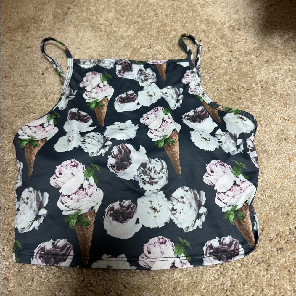 Kortni Jeane Ice cream floral squared up top